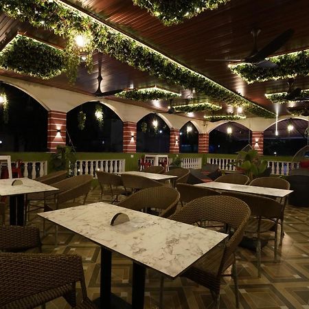 Palm Springs Beach Resort - Gorai Mumbai Exterior photo