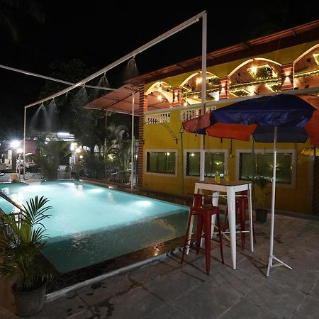Palm Springs Beach Resort - Gorai Mumbai Exterior photo