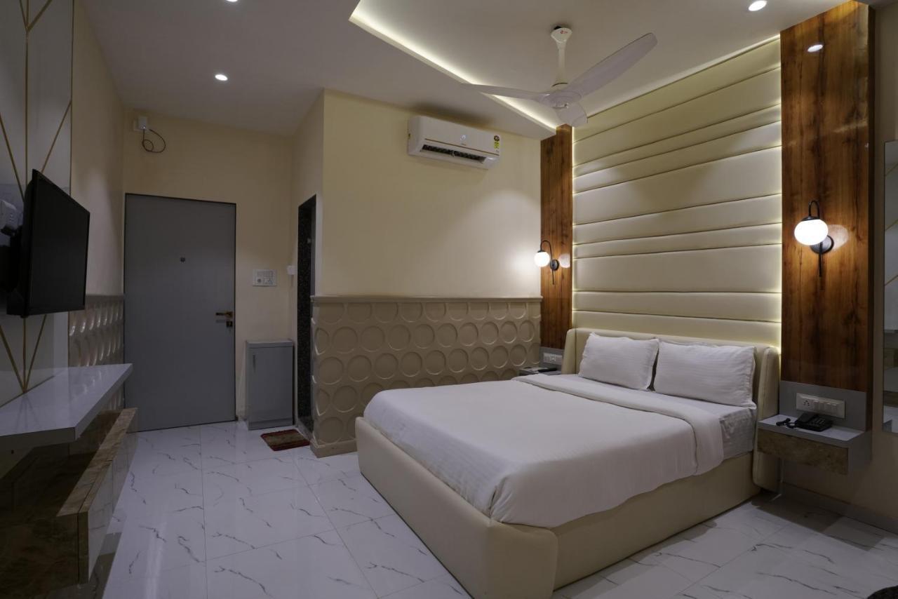 Palm Springs Beach Resort - Gorai Mumbai Exterior photo